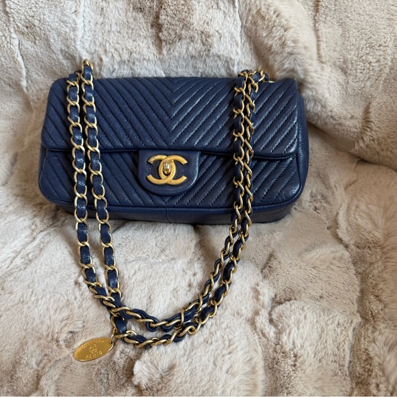 Chanel Blue Chevron Quilted Shoulder Bag - Picture 1 of 13